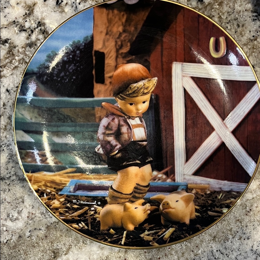 Hummel Decorative Plate with Child and Piglets - Multicolor